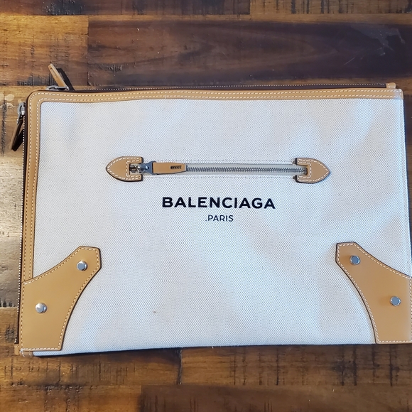 Balenciaga Handbags - Balenciaga clutch/pouch